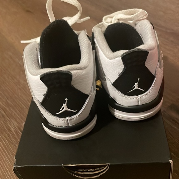 Jordan 4s military black - Picture 5 of 6